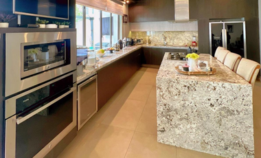 Casa Venta con Recamara en Planta Baja, en la Rioja, Tlajomulco de Zúñiga