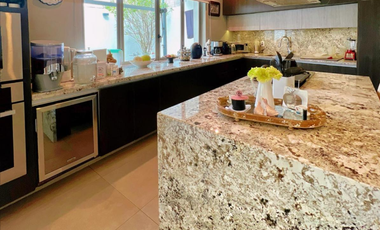 Casa Venta con Recamara en Planta Baja, en la Rioja, Tlajomulco de Zúñiga