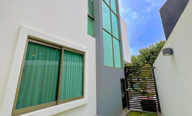 Casa Venta con Recamara en Planta Baja, en la Rioja, Tlajomulco de Zúñiga