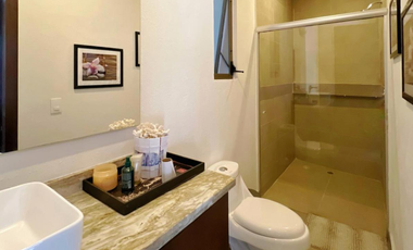 Casa Venta con Recamara en Planta Baja, en la Rioja, Tlajomulco de Zúñiga