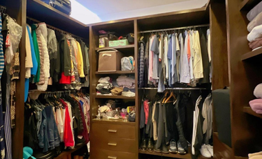 Casa Venta con Recamara en Planta Baja, en la Rioja, Tlajomulco de Zúñiga