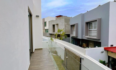 Casa Venta con Recamara en Planta Baja, en la Rioja, Tlajomulco de Zúñiga