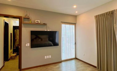 Casa Venta con Recamara en Planta Baja, en la Rioja, Tlajomulco de Zúñiga