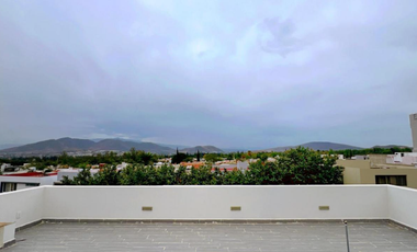 Casa Venta con Recamara en Planta Baja, en la Rioja, Tlajomulco de Zúñiga