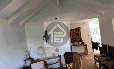 VENDO CASA DE 200 M2 EN LAGO RAPEL