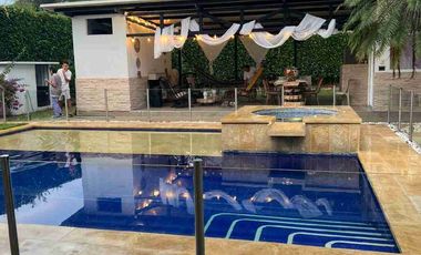 ALQUILO CASA AMOBLADA