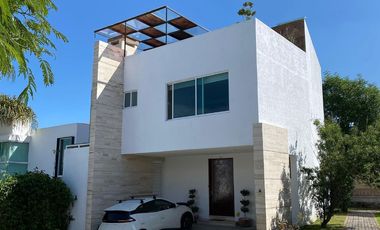 CASA TOTALMENTE AMUEBLADA EN RENTA EN LOMAS DE ANGELOPOLIS PUEBLA