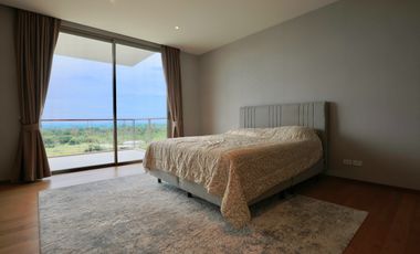 3 Bedroom Hilltop Condo with Exclusive Views and large Outdoor Terrace
