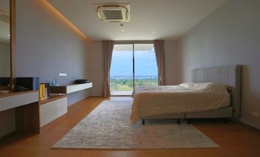3 Bedroom Hilltop Condo with Exclusive Views and large Outdoor Terrace