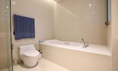 3 Bedroom Hilltop Condo with Exclusive Views and large Outdoor Terrace