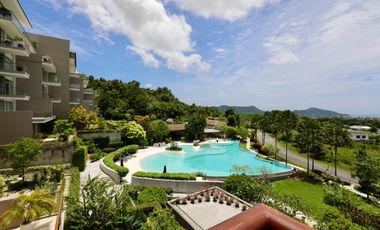3 Bedroom Hilltop Condo with Exclusive Views and large Outdoor Terrace