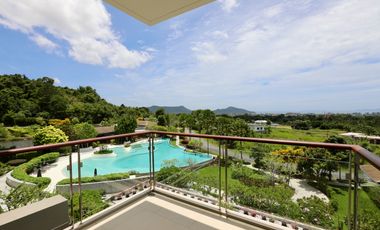 3 Bedroom Hilltop Condo with Exclusive Views and large Outdoor Terrace