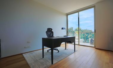 3 Bedroom Hilltop Condo with Exclusive Views and large Outdoor Terrace