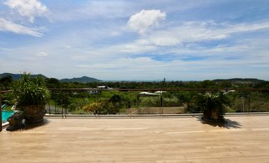 3 Bedroom Hilltop Condo with Exclusive Views and large Outdoor Terrace