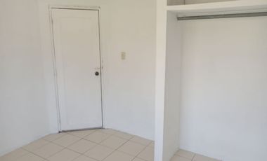 Casa de alquiler en Mucho Lote 1, 3 dormitorios, 1 parqueo cerrado.