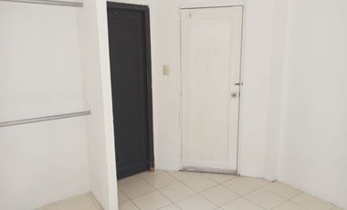 Casa de alquiler en Mucho Lote 1, 3 dormitorios, 1 parqueo cerrado.