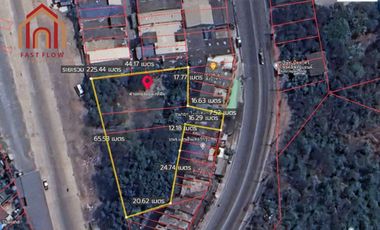 Land for sale: 1 rai, 1 ngan, 55 square wah (approximately 1.5 acres) located on the main road into Tha Chalom, just 300 meters from Soi Tha Chalom. 6