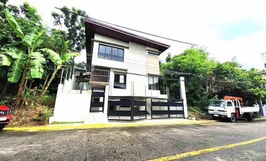 3 Storey House and Lot for sale in Filinvest Subdivision Batasan Hills near Commonwealth Quezon City
