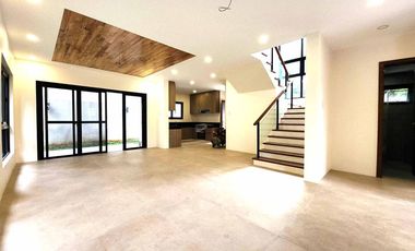 3 Storey House and Lot for sale in Filinvest Subdivision Batasan Hills near Commonwealth Quezon City