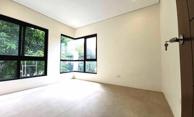 3 Storey House and Lot for sale in Filinvest Subdivision Batasan Hills near Commonwealth Quezon City