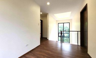 3 Storey House and Lot for sale in Filinvest Subdivision Batasan Hills near Commonwealth Quezon City