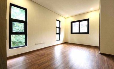 3 Storey House and Lot for sale in Filinvest Subdivision Batasan Hills near Commonwealth Quezon City