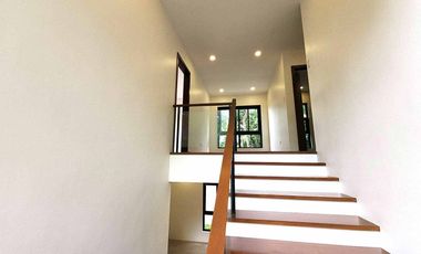 3 Storey House and Lot for sale in Filinvest Subdivision Batasan Hills near Commonwealth Quezon City