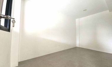 3 Storey House and Lot for sale in Filinvest Subdivision Batasan Hills near Commonwealth Quezon City