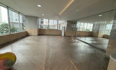 Disewakan Tahunan/Bulanan Townhouse Mediterania Garden Residences 1-Lantai Ground langsung taman + Pool 2 ha