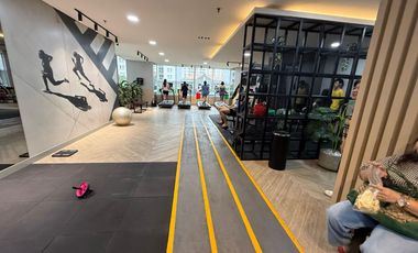 Disewakan Tahunan/Bulanan Townhouse Mediterania Garden Residences 1-Lantai Ground langsung taman + Pool 2 ha