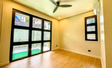 Luxurious Bungalow House and Lot for Sale with Swimming Pool in Alabang