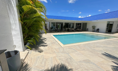 Casa remodelada en el condominio Palma Real