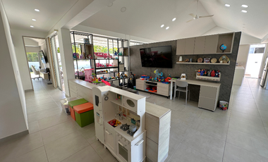 Casa remodelada en el condominio Palma Real