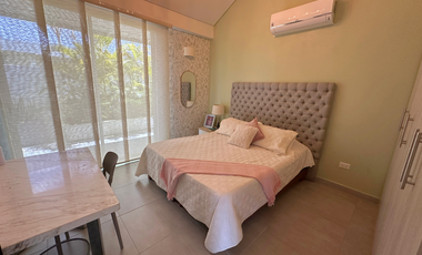 Casa remodelada en el condominio Palma Real