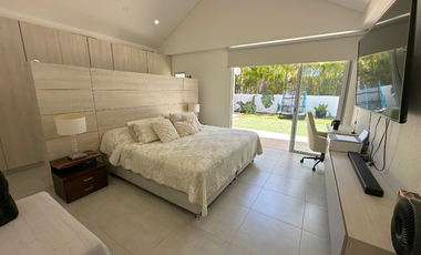 Casa remodelada en el condominio Palma Real