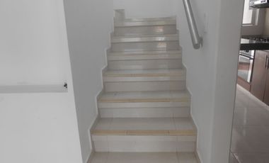 SE VENDE CASA DE DOS PISOS EN CONJUNTO CERRADO LOS GIRAOLES, ORIENTE DE NEIVA