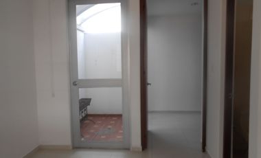 SE VENDE CASA DE DOS PISOS EN CONJUNTO CERRADO LOS GIRAOLES, ORIENTE DE NEIVA