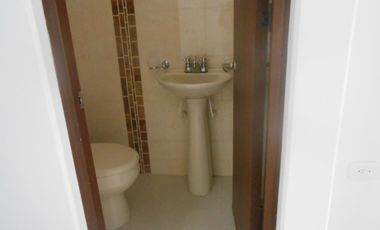 SE VENDE CASA DE DOS PISOS EN CONJUNTO CERRADO LOS GIRAOLES, ORIENTE DE NEIVA