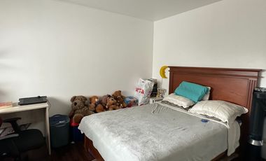 Venta de departamento en San Borja, Incluye 2 estacionamientos.