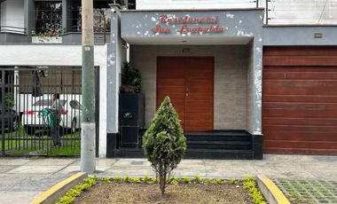 Venta de departamento en San Borja, Incluye 2 estacionamientos.