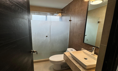 Exclusiva Casa en Venta en Cumbres del Lago, ¡Lista para Habitar!