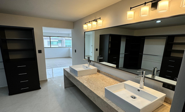 Exclusiva Casa en Venta en Cumbres del Lago, ¡Lista para Habitar!