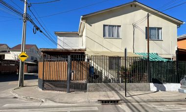 Gran casa esquina en San Francisco de Mostazal
