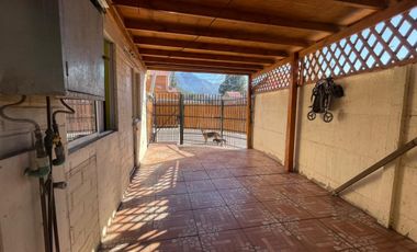 Gran casa esquina en San Francisco de Mostazal