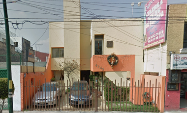 Edificio con oficinas 2da Secc Prado Coapa Coyoacán Ciudad de México.
