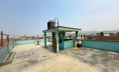 SE VENDE CASA FRENTE AL PARQUE INDIRA GANDHI - ATE