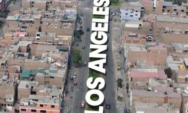 SE VENDE CASA FRENTE AL PARQUE INDIRA GANDHI - ATE