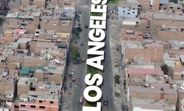 SE VENDE CASA FRENTE AL PARQUE INDIRA GANDHI - ATE