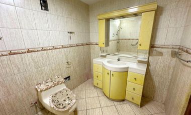 SE VENDE CASA FRENTE AL PARQUE INDIRA GANDHI - ATE