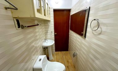 SE VENDE CASA FRENTE AL PARQUE INDIRA GANDHI - ATE